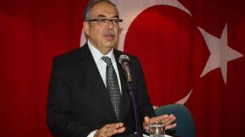 Fehmi H&uuml;srev Kutlu &Uuml;niversite &Ouml;ğrencileriyle Bir Araya Geldi