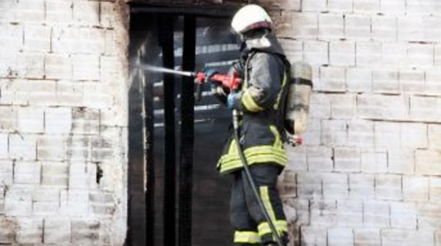 K&uuml;rek İmalathanesindeki Yangın Korkuttu