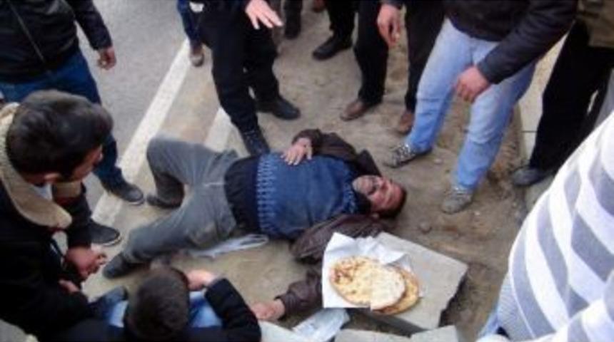 Gaziantep&rsquo;te Kamyonetin &Ccedil;arptığı Şahıs Ağır Yaralandı