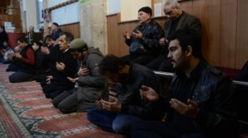 Mevlid Kandili&rsquo;nde Yeni Camii Doldu Taştı