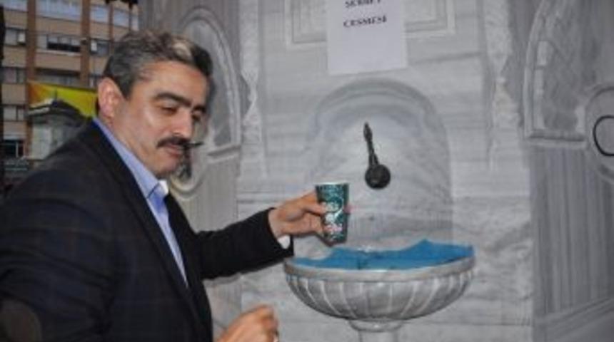 Mevlid Kandilinde &Ccedil;eşmelerden Şerbet Aktı