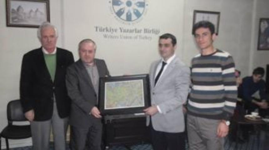 Tyb Erzurum Şubesi Do&ccedil;.dr.g&ouml;k&ccedil;imen&rsquo;i &Ouml;ğrencilerle Buluşturdu