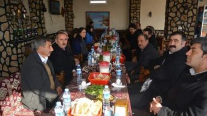 Bdp'li Adaylar Muhtarlar İle Bir Araya Geldi