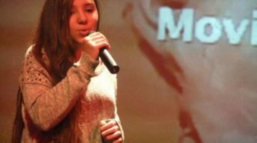 Liseli Popstarlar H&uuml;nerlerini Sergiledi