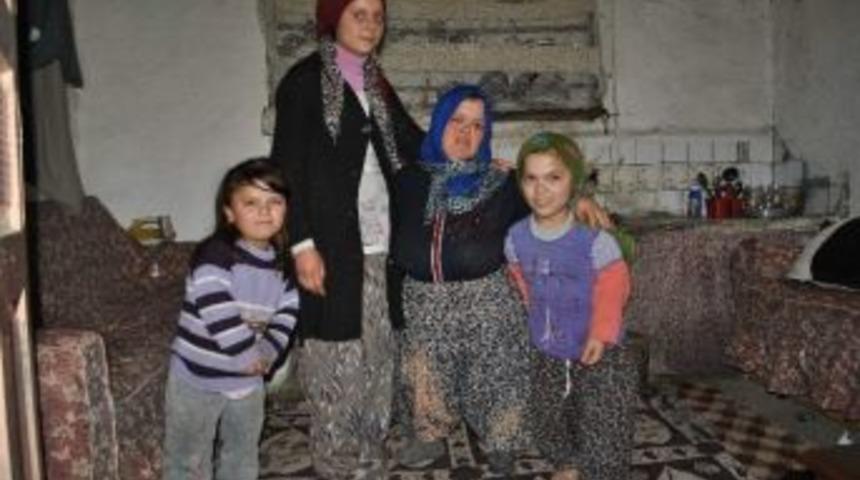 Pamuk Prenses İle &Uuml;&ccedil; C&uuml;celer