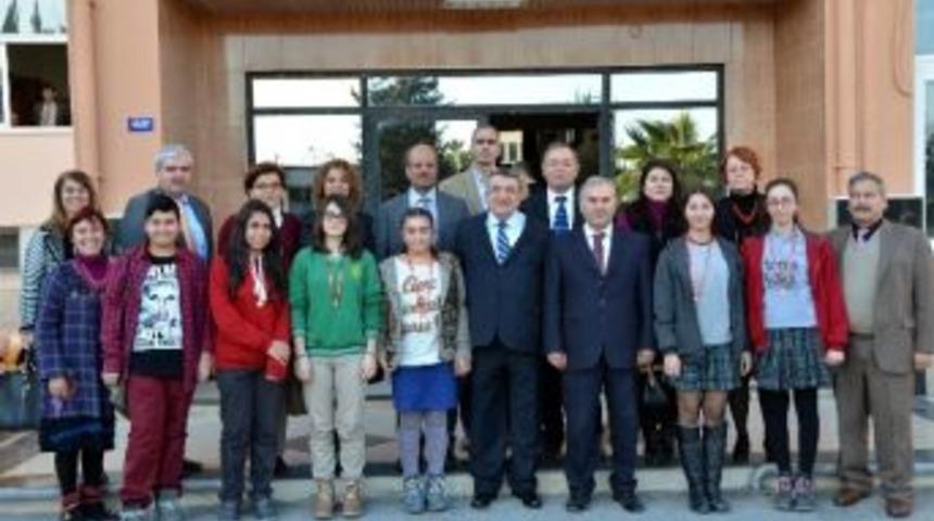 Narenciye Festivali&rsquo;nde Dereceye Giren &Ouml;ğrenciler &Ouml;d&uuml;llerini Aldı