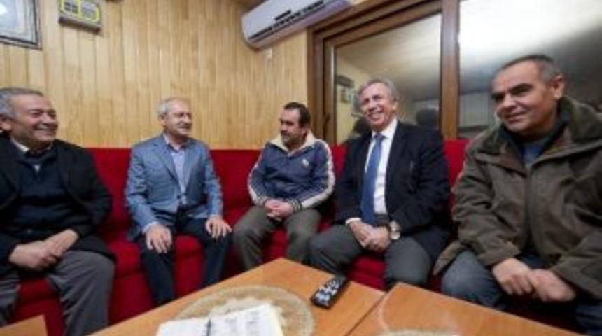 Kılı&ccedil;daroğlu Taksicilerle Sohbet Etti