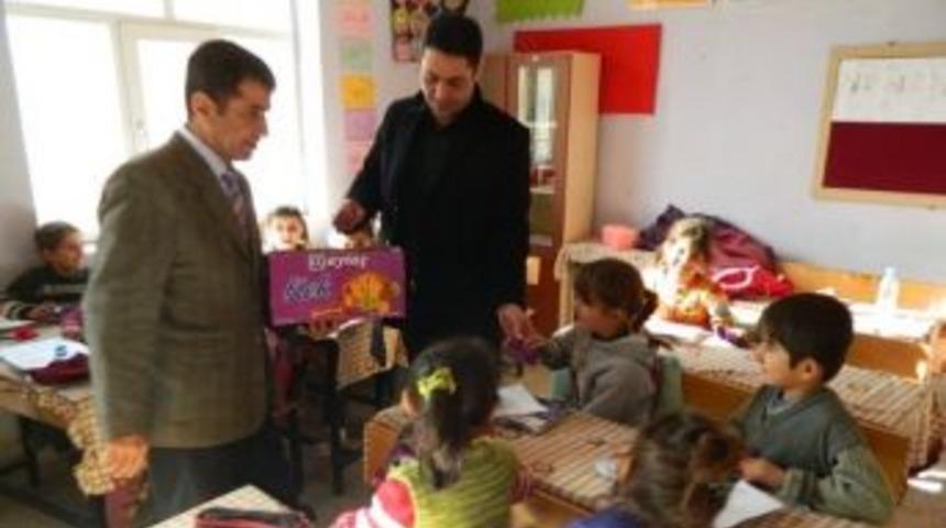 Kaymakam Akt&uuml;rk K&ouml;y Okulunu Ziyaret Etti