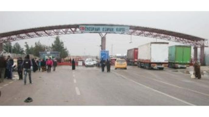 Sınırda 10 Kilometrelik Tır Kuyruğu