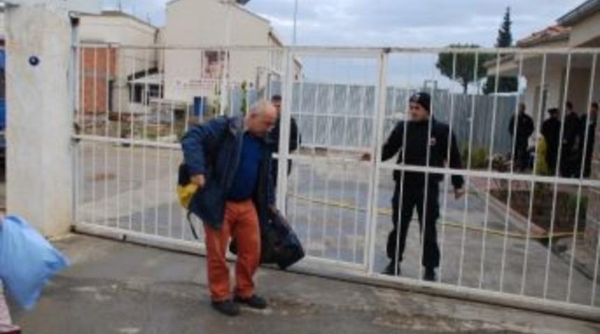 Nişanyan'ın Kitap Bağışına Onay &Ccedil;ıkmadı