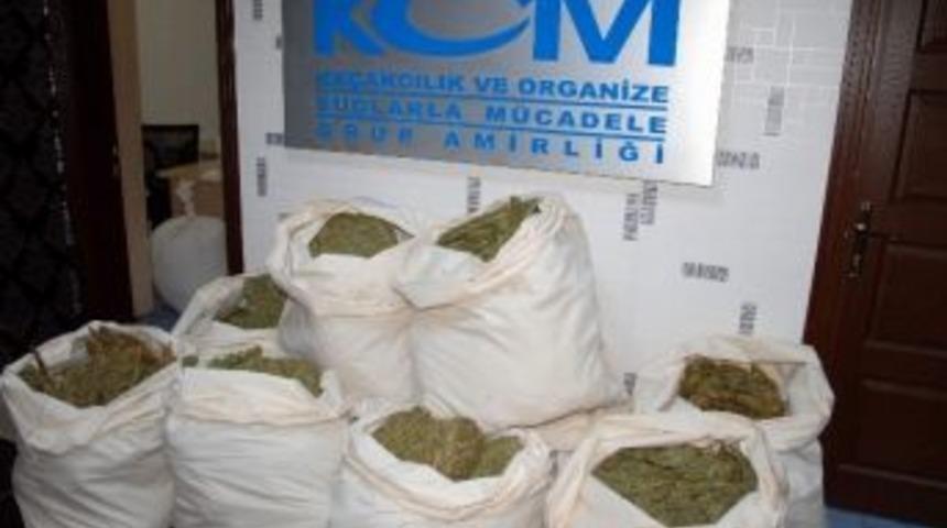 Yem &Ccedil;uvalları İ&ccedil;inden 306 Kilo Esrar &Ccedil;ıktı