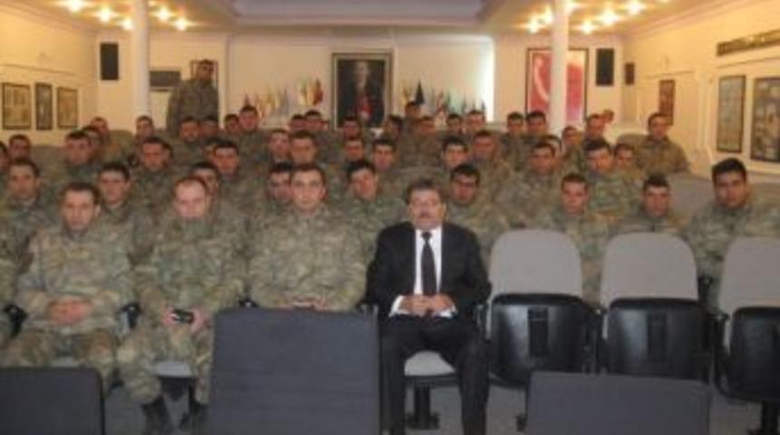 Niğde&rsquo;de Askerlere Sosyal G&uuml;venlik Anlatıldı