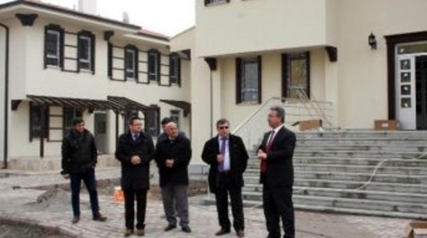 Başkan Han&ccedil;erli Sevgi Evlerinde İncelemelerde Bulundu