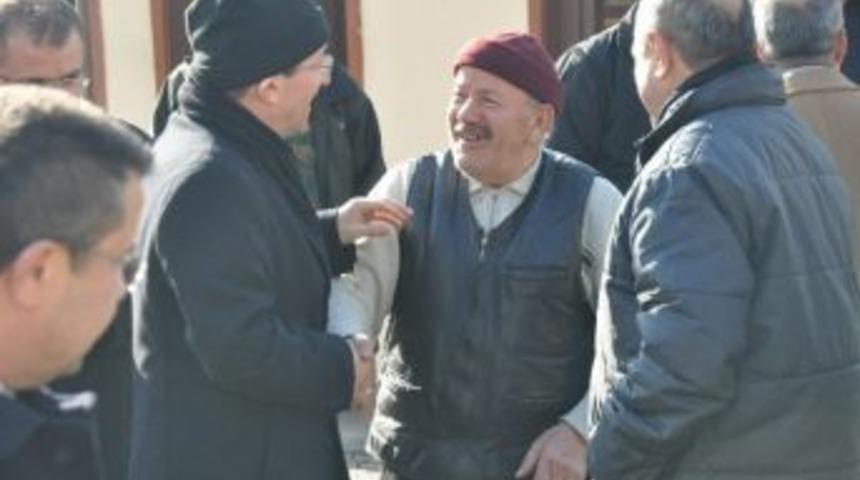 Başkan Vergili İstasyon Caddesi Esnaflarını Gezdi