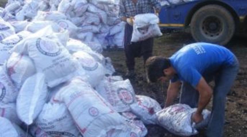 Bozyazı'da Muhta&ccedil; Ailelere K&ouml;m&uuml;r Dağıtılmaya Başlandı