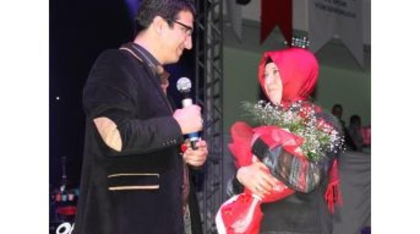 5 Bin Kişi &Ouml;n&uuml;nde Evlenme Teklifi