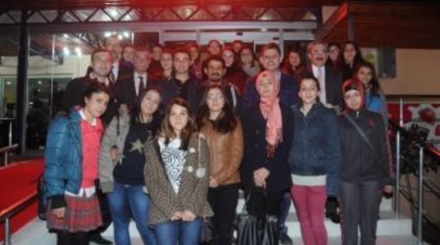 Başkan Aydınlı, Bayan Voleybolcularla Buluştu