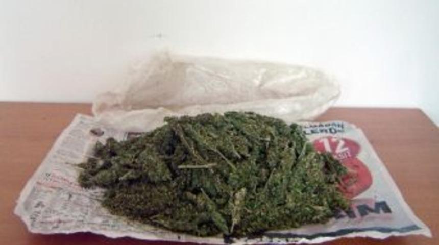 Buharkent 2,5 Kilo Esrar Yakalandı