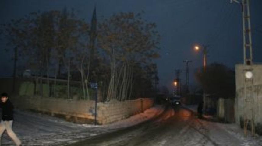 Bomba Sanılan Paketten Domates Sal&ccedil;ası &Ccedil;ıktı