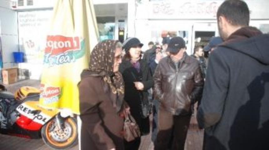 10 Dakikada İki Kadının &Ccedil;antasından Bin 880 Tl Parası &Ccedil;alındı