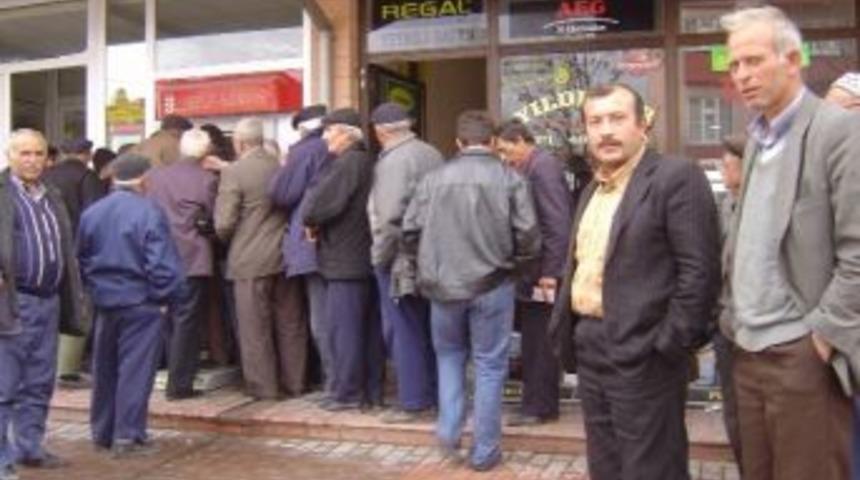 2 Aylık Maaşlarını Alan Bor Taşeron İş&ccedil;ileri Bayram Etti