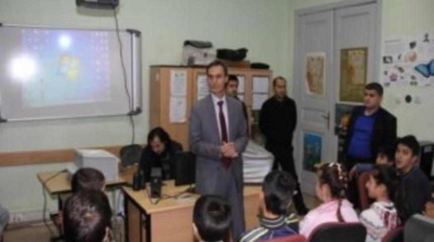 &Ouml;ğrencilere &ldquo;siber Zorbalık&rdquo; Anlatılıyor