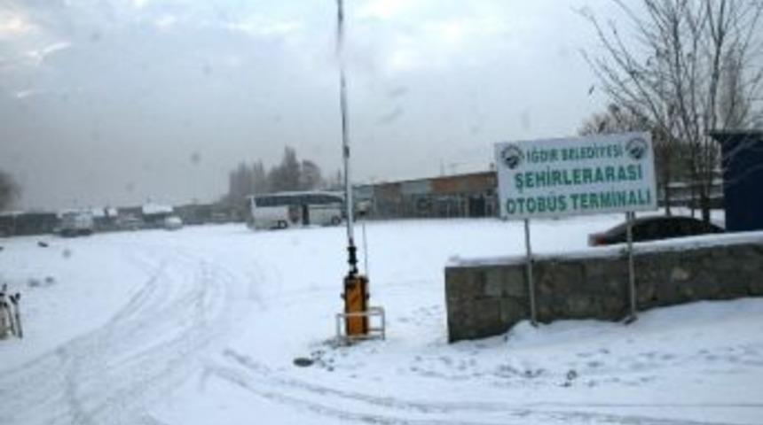 Iğdır G&uuml;ne Kar Yağışı İle Başladı