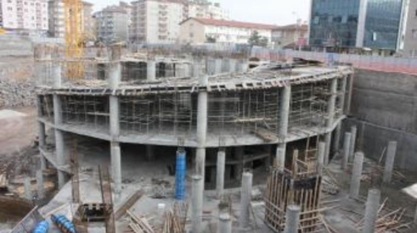 Nevşehir&rsquo;de Dev Kompleks İnşaatı S&uuml;r&uuml;yor