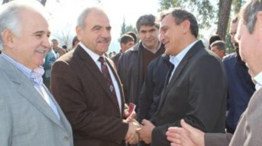 Ak Parti&rsquo;li Harmandar, K&ouml;yl&uuml;n&uuml;n Su Sevincine Ortak Oldu