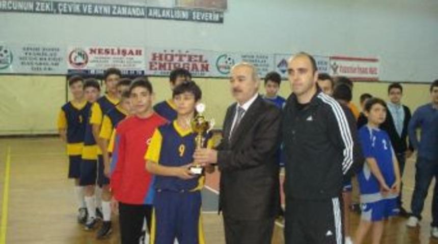 Hentbol&rsquo;de Zonguldak Şampiyonu Abdullah G&uuml;pg&uuml;poğlu Ortaokulu Oldu