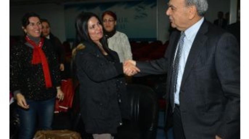 Aziz Başkan'a &Ccedil;iğlili Kadınlardan S&uuml;rpriz!