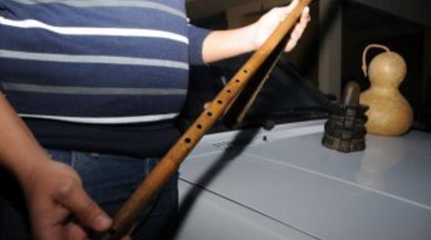 (&ouml;zel Haber) 140 Yıllık Kavalı Alana Otomobil Hediye