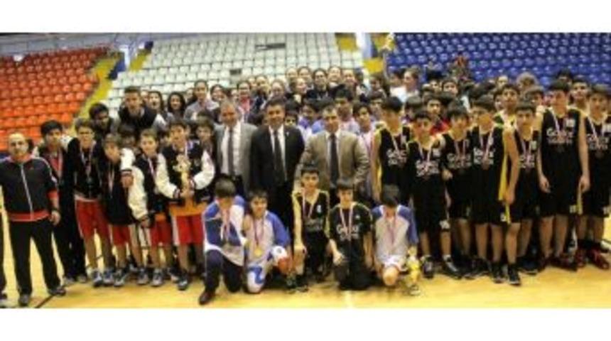 Okul Sporları Basketbol Birincilerini Se&ccedil;ti