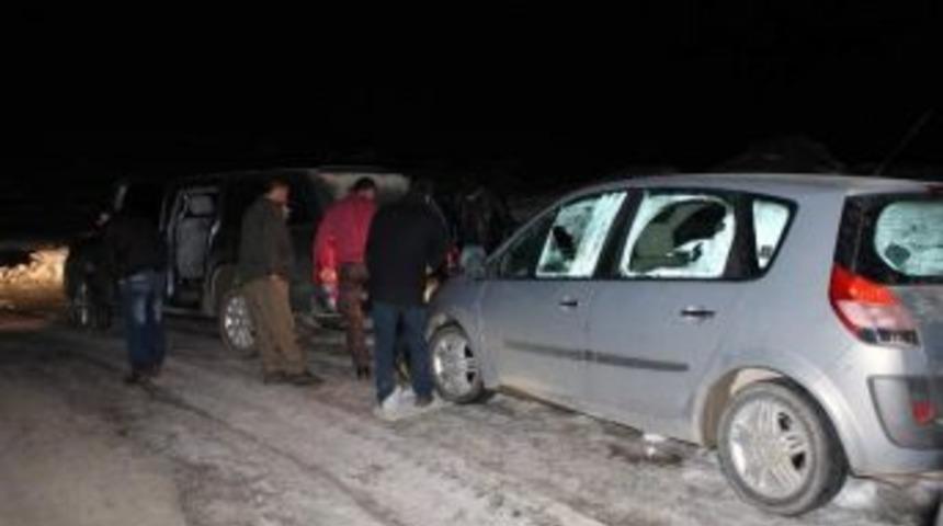 Gazeteciler Ge&ccedil;ittepe Mevkiinde Mahsur Kaldı