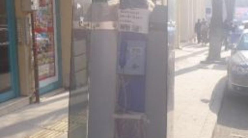 Bilecik'te Telefon Kul&uuml;besi Tahrip Edildi