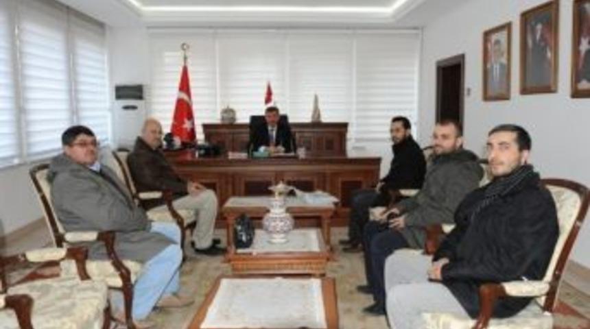 İhh G&ouml;n&uuml;ll&uuml;leri Vali'yi Zirayet Etti