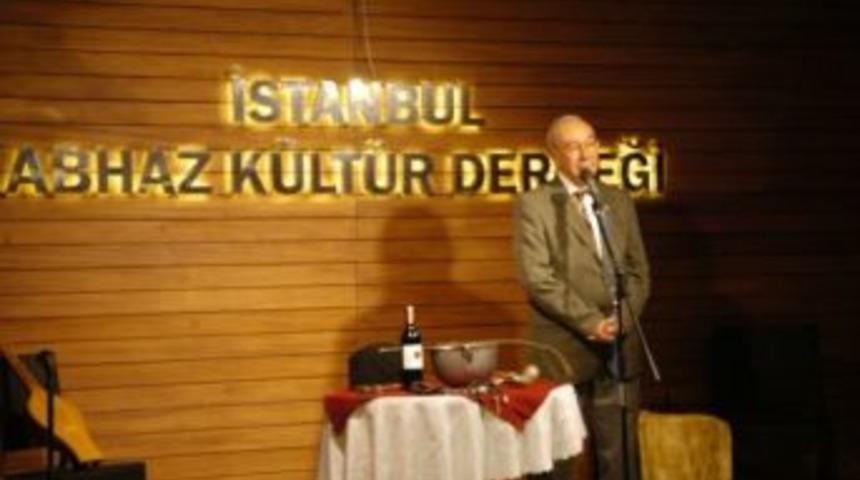 Abhazlar 3 Bin Yıllık Geleneğini S&uuml;rd&uuml;r&uuml;yor