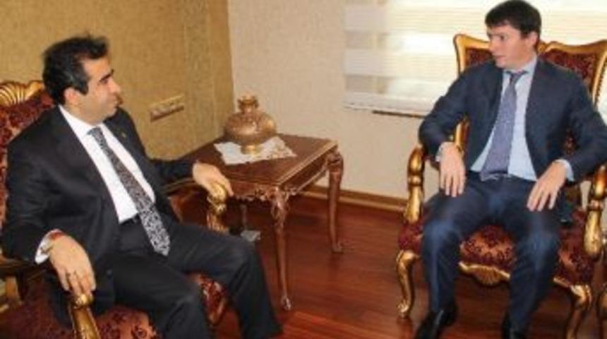&Ccedil;e&ccedil;enistan Heyetinden Vali G&uuml;zeloğlu'na Ziyaret