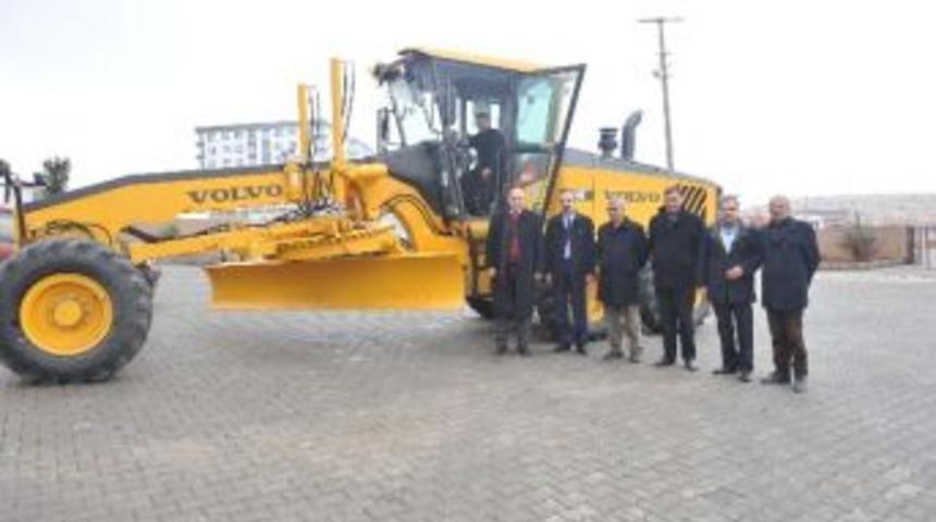 Mardin Belediyesi Ara&ccedil; Filosuna Yeni Bir Greyder Ekledi