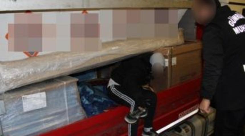 Kapıkule'de 3 Ka&ccedil;ak G&ouml;&ccedil;men Yakalandı