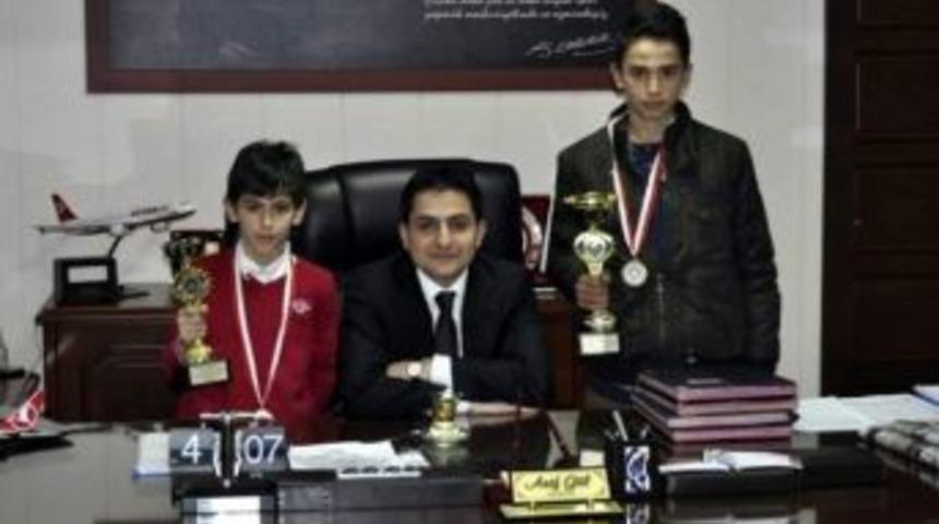 Masa Tenisi&rsquo;nde Başarılı Olan Kardeşler Kaymakamı Ziyaret Etti