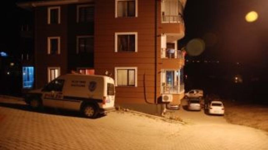 Evden 5 Bin Liralık Ziynet Eşyası &Ccedil;alındı