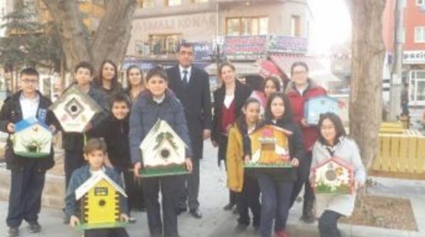 Kuşlar Evsiz Kalmadı