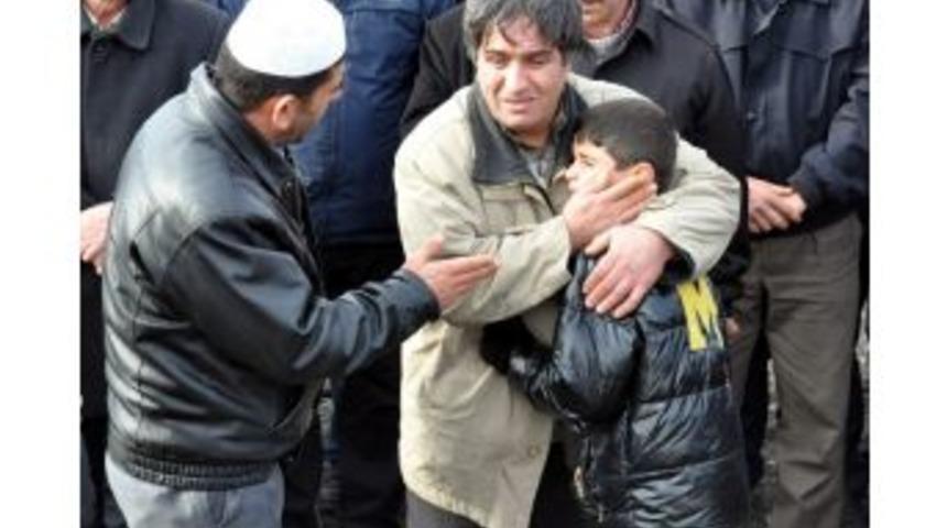 Bir Babayla Oğlunun En Zor G&uuml;n&uuml;