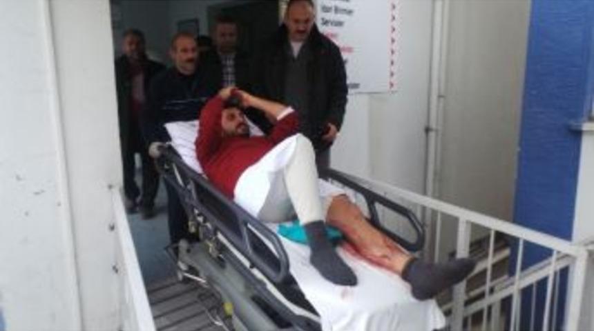 Kocaeli'de Bı&ccedil;aklı Kavga: 1 Yaralı