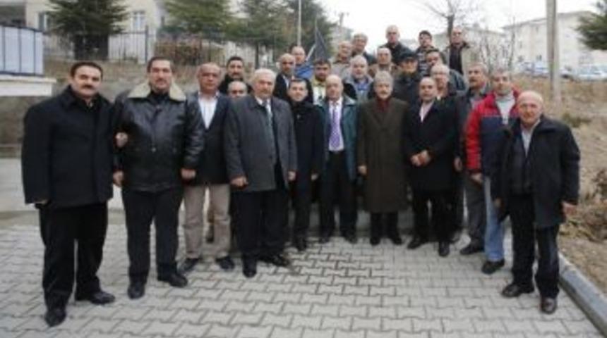 Başkan Tuna, Site Sakinleri İle Bir Araya Gelmeye Devam Ediyor