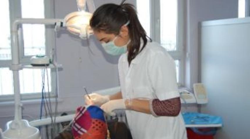 Tatvan Diş Hastanesi 3 Ayda 17 Bin Hastaya Baktı