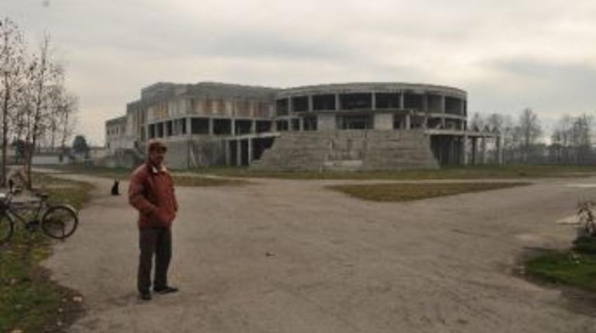 Chp&rsquo;li Gen&ccedil;ler Bitirilemeyen K&uuml;lt&uuml;r Merkezi&rsquo;nin 20.yaşını Kutladı