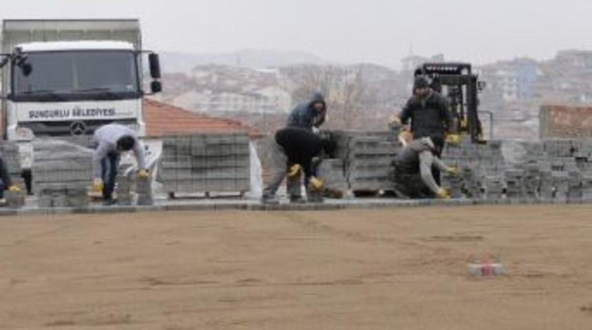 Sungurlu&rsquo;da Yol &Ccedil;alışmaları S&uuml;r&uuml;yor