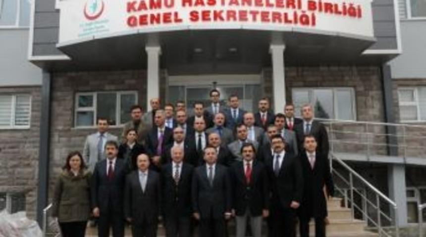 Vali Aksoy, İncelemelerde Bulundu